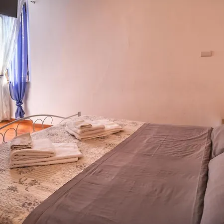 Mary's House Gasthuis Ostia